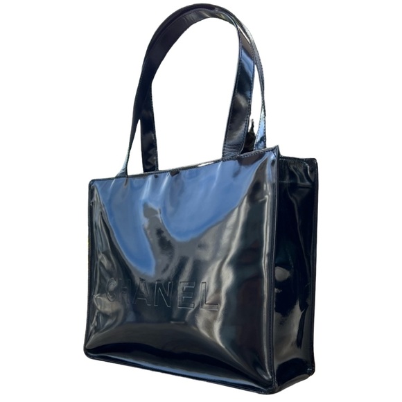 CHANEL Classic CC Black Enamel Patent Leather Tote Handbag | 5374403 - Picture 2 of 16